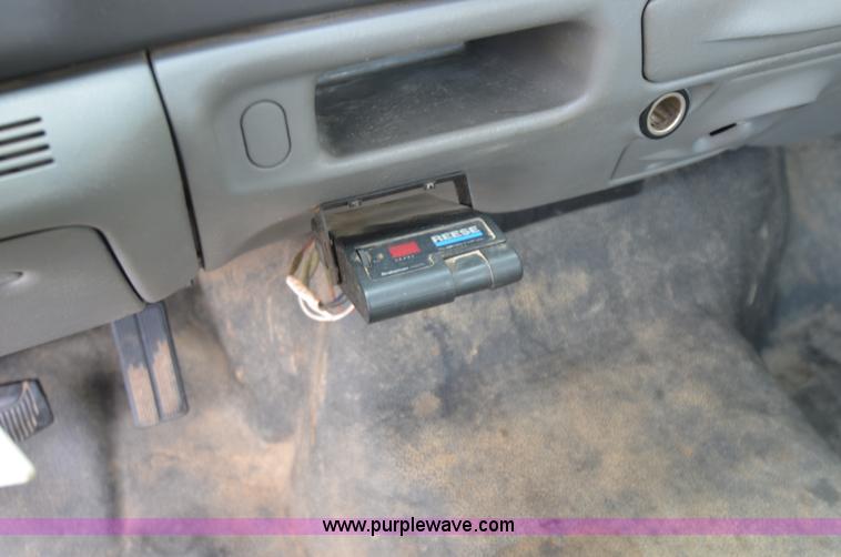 image for item B1512 2002 Ford F250 Super Duty pickup truck