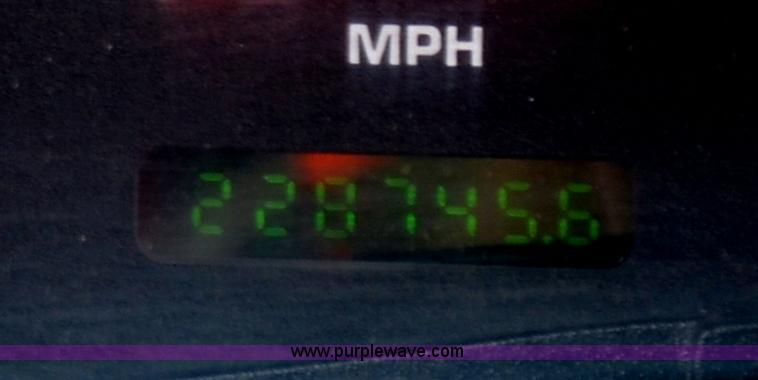 image for item B1512 2002 Ford F250 Super Duty pickup truck