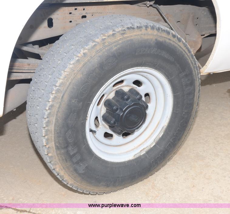 image for item B1512 2002 Ford F250 Super Duty pickup truck