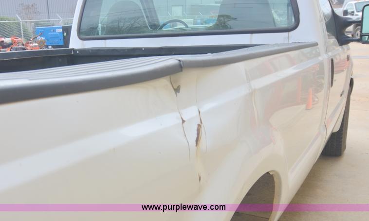 image for item B1512 2002 Ford F250 Super Duty pickup truck