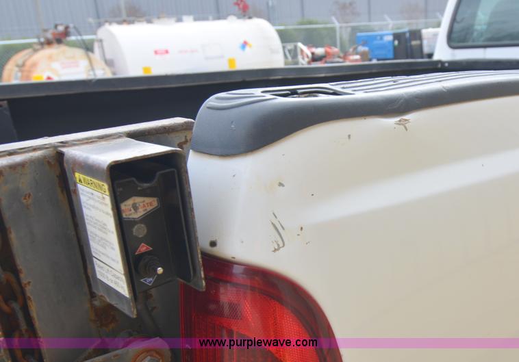 image for item B1512 2002 Ford F250 Super Duty pickup truck