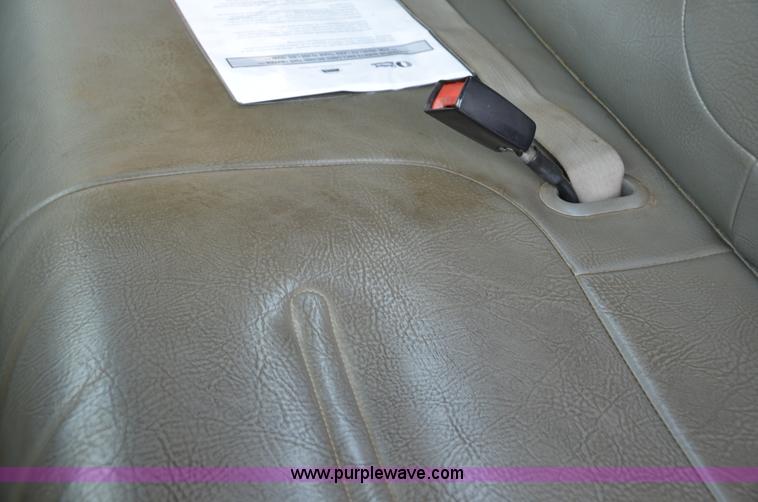 image for item B1512 2002 Ford F250 Super Duty pickup truck