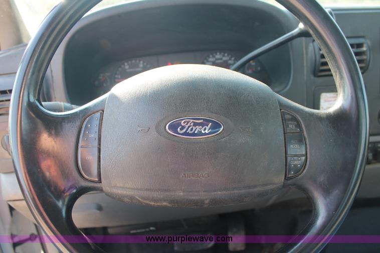 image for item C2789 2005 Ford F450 XL Super Duty service truck