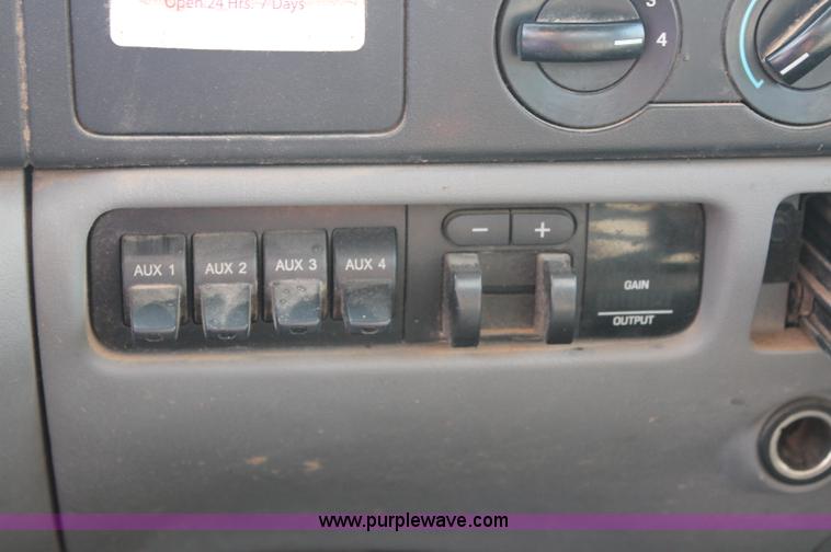 image for item C2789 2005 Ford F450 XL Super Duty service truck