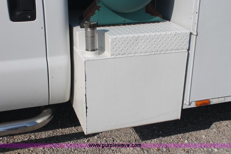 image for item C2789 2005 Ford F450 XL Super Duty service truck