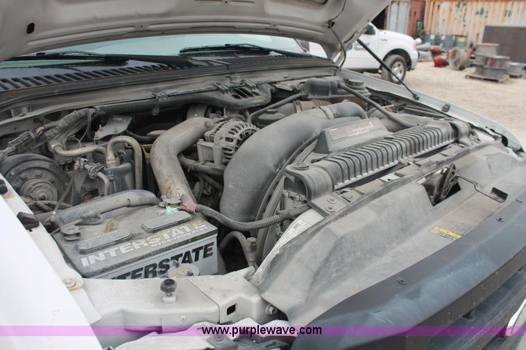 image for item E2556 2006 Ford F250 Super Duty XL pickup truck