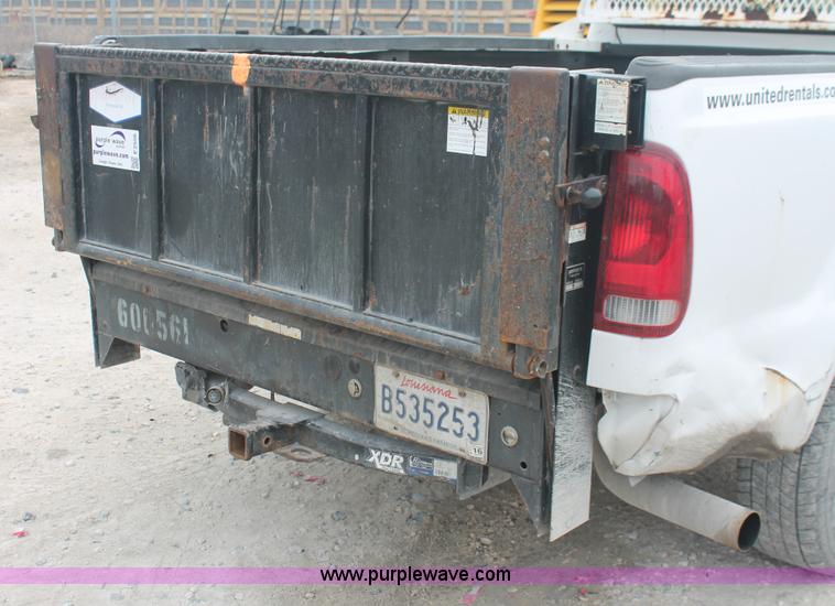 image for item E2556 2006 Ford F250 Super Duty XL pickup truck