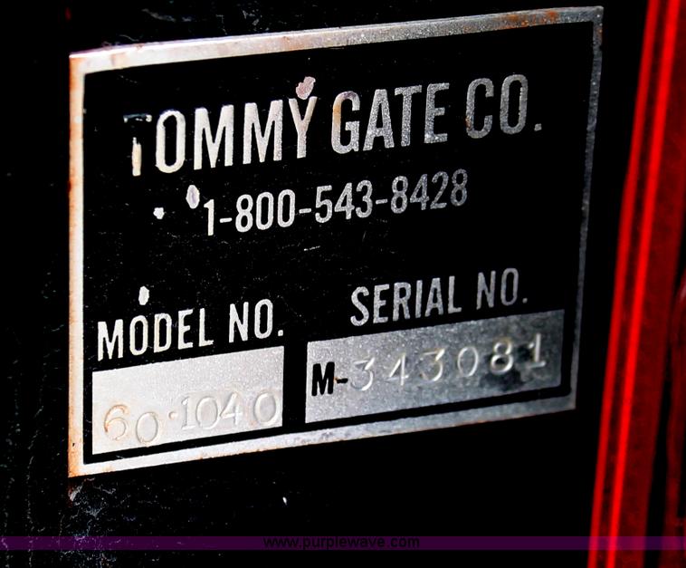 image for item E2556 2006 Ford F250 Super Duty XL pickup truck