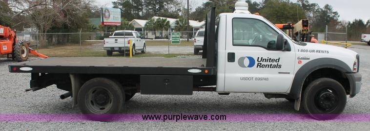 image for item E2558 2005 Ford F450 XL Super Duty flatbed truck