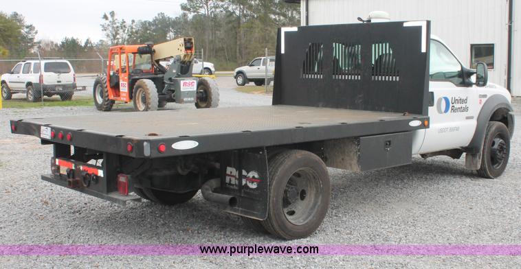 image for item E2558 2005 Ford F450 XL Super Duty flatbed truck