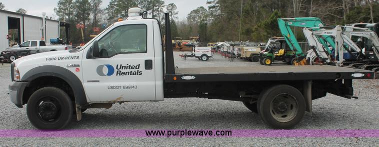 image for item E2558 2005 Ford F450 XL Super Duty flatbed truck