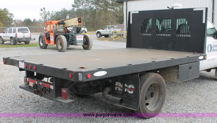 image for item E2558 2005 Ford F450 XL Super Duty flatbed truck