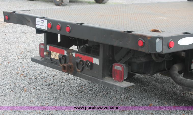 image for item E2558 2005 Ford F450 XL Super Duty flatbed truck