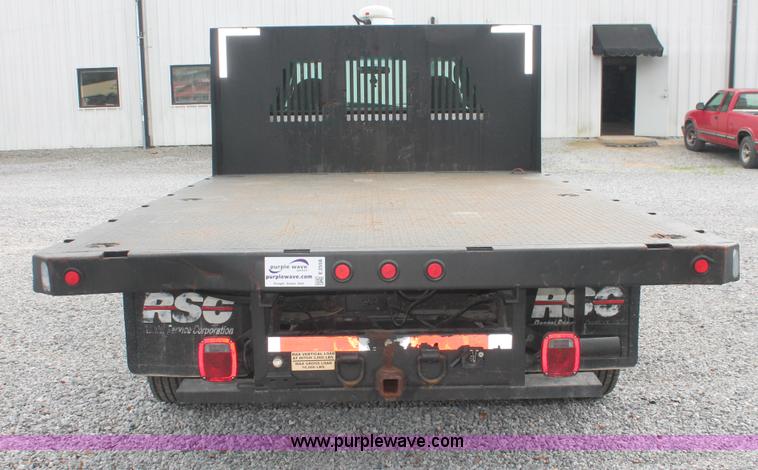 image for item E2558 2005 Ford F450 XL Super Duty flatbed truck