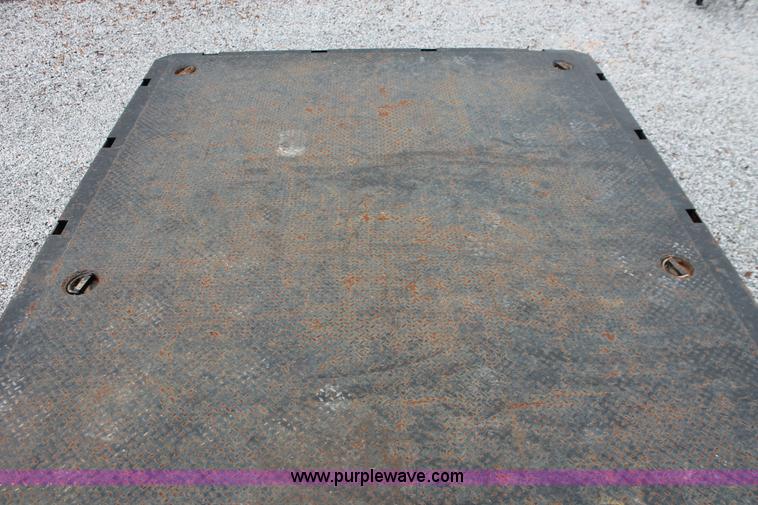 image for item E2558 2005 Ford F450 XL Super Duty flatbed truck