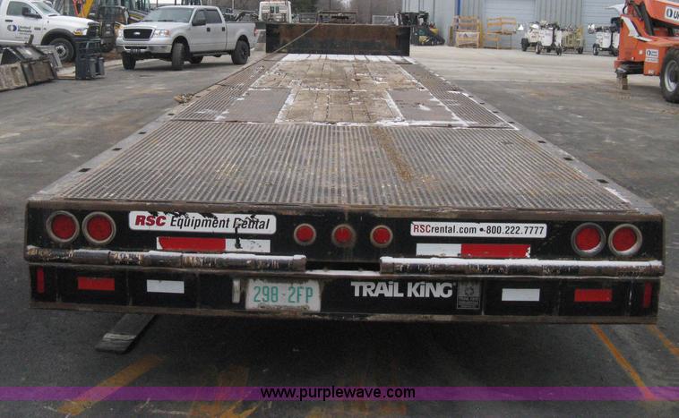 image for item E3002 2007 Trail King TK70HT Advantage Series hydraulic dovetail equipment trailer