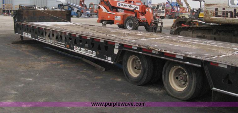 image for item E3002 2007 Trail King TK70HT Advantage Series hydraulic dovetail equipment trailer