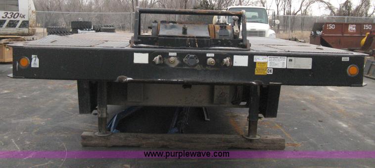 image for item E3002 2007 Trail King TK70HT Advantage Series hydraulic dovetail equipment trailer