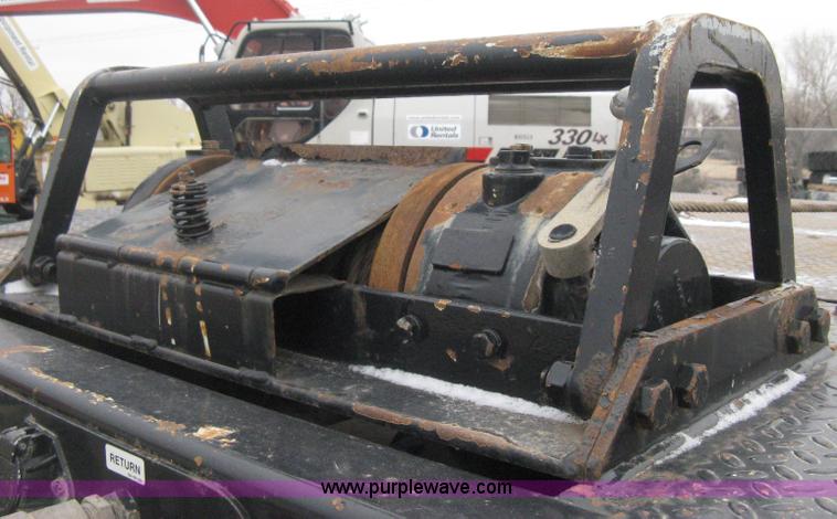 image for item E3002 2007 Trail King TK70HT Advantage Series hydraulic dovetail equipment trailer