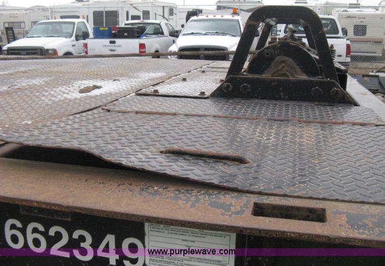 image for item E3002 2007 Trail King TK70HT Advantage Series hydraulic dovetail equipment trailer