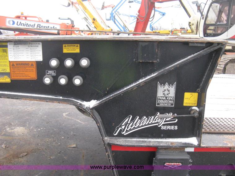 image for item E3002 2007 Trail King TK70HT Advantage Series hydraulic dovetail equipment trailer