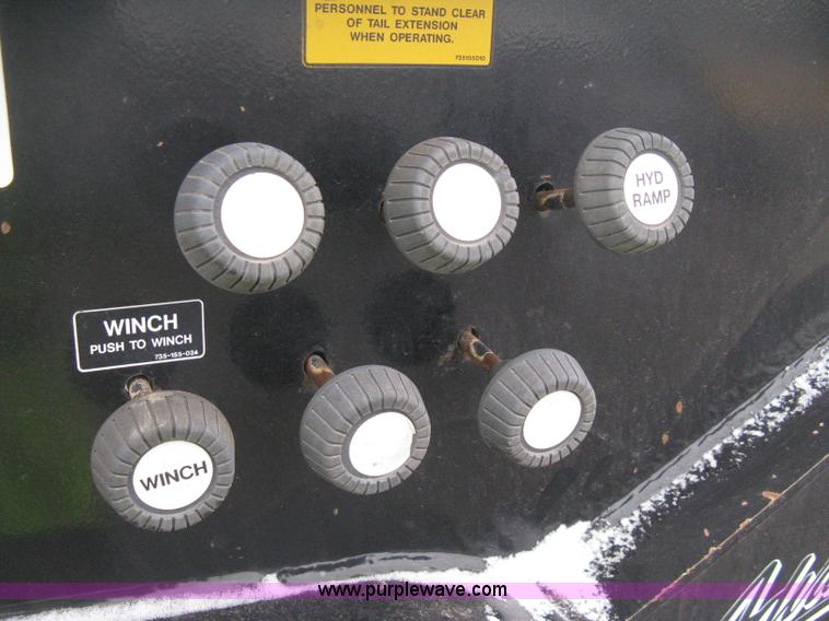 image for item E3002 2007 Trail King TK70HT Advantage Series hydraulic dovetail equipment trailer