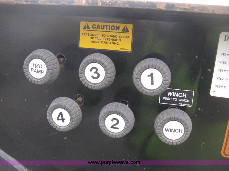 image for item E3002 2007 Trail King TK70HT Advantage Series hydraulic dovetail equipment trailer