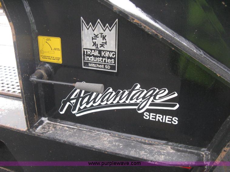 image for item E3002 2007 Trail King TK70HT Advantage Series hydraulic dovetail equipment trailer