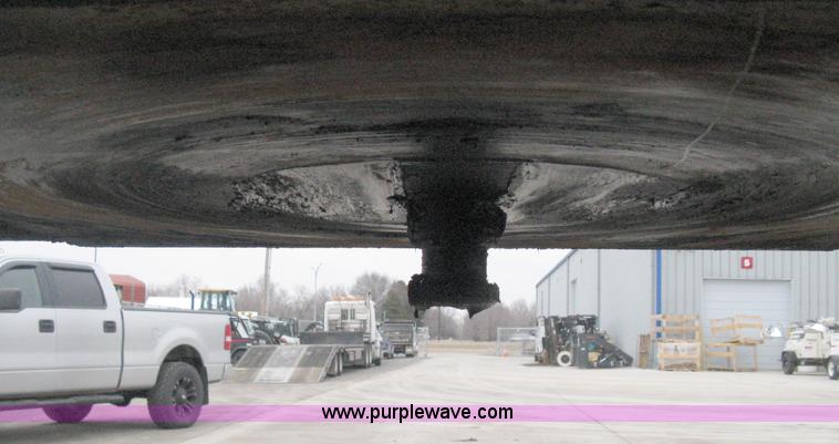 image for item E3002 2007 Trail King TK70HT Advantage Series hydraulic dovetail equipment trailer