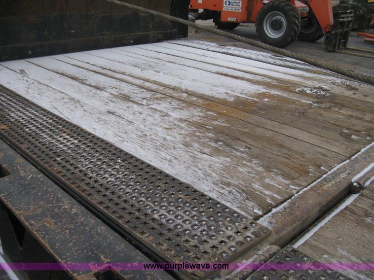 image for item E3002 2007 Trail King TK70HT Advantage Series hydraulic dovetail equipment trailer