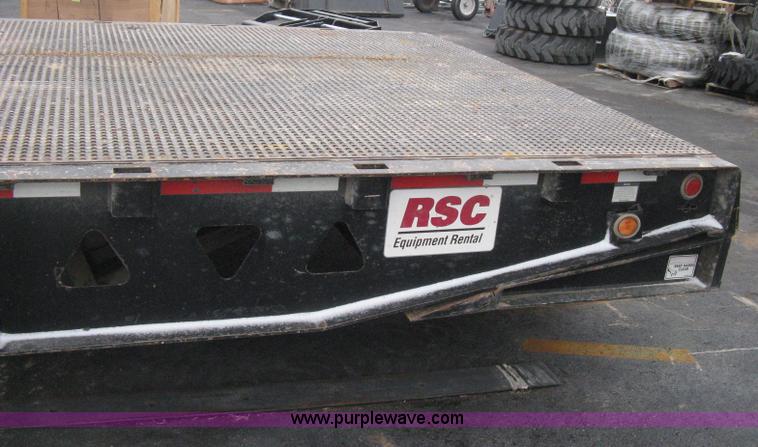 image for item E3002 2007 Trail King TK70HT Advantage Series hydraulic dovetail equipment trailer