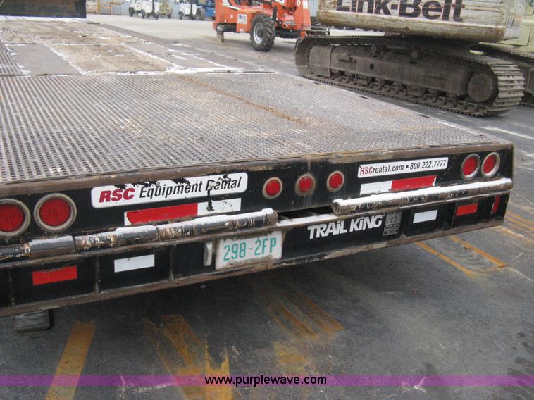 image for item E3002 2007 Trail King TK70HT Advantage Series hydraulic dovetail equipment trailer