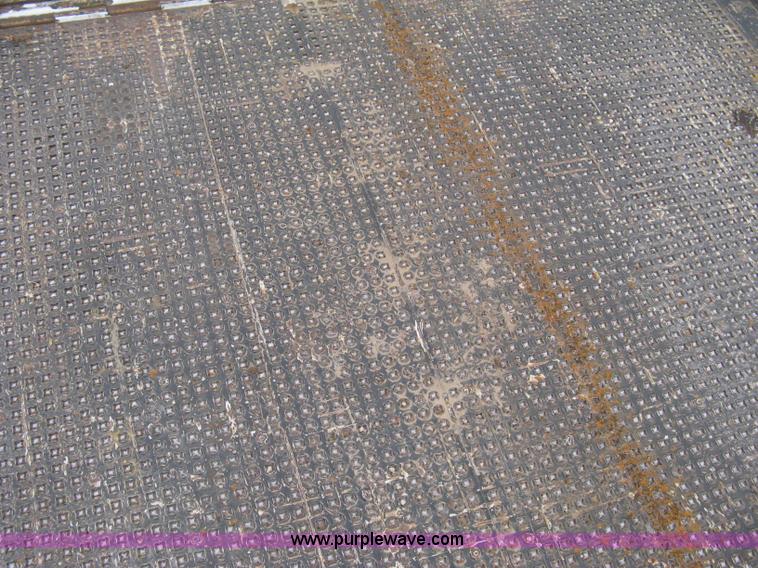 image for item E3002 2007 Trail King TK70HT Advantage Series hydraulic dovetail equipment trailer