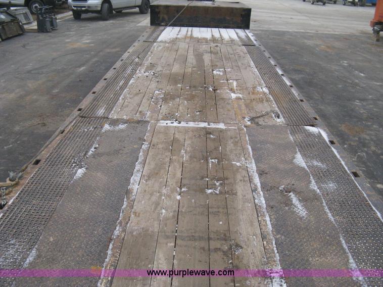 image for item E3002 2007 Trail King TK70HT Advantage Series hydraulic dovetail equipment trailer