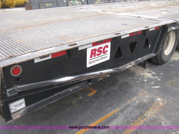 image for item E3002 2007 Trail King TK70HT Advantage Series hydraulic dovetail equipment trailer