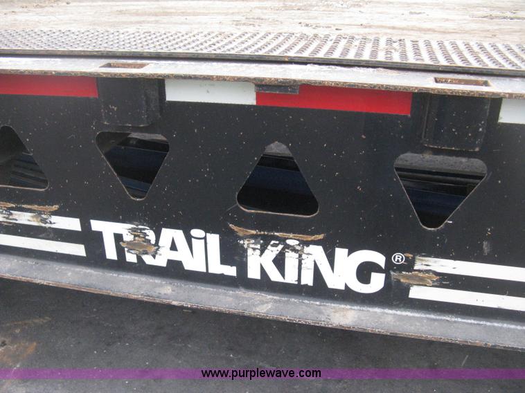 image for item E3002 2007 Trail King TK70HT Advantage Series hydraulic dovetail equipment trailer
