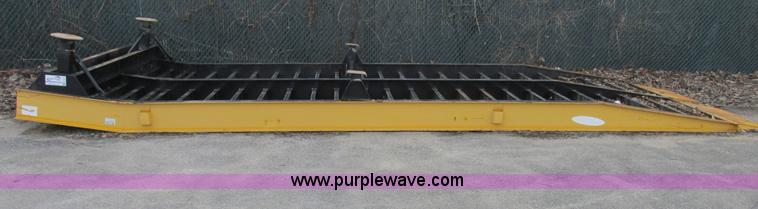 image for item E7037 Portable loading ramp