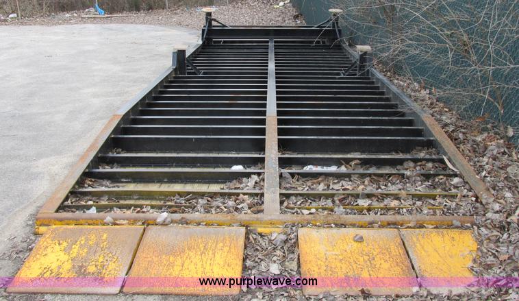 image for item E7037 Portable loading ramp