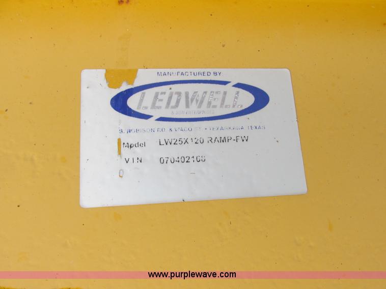 image for item E7037 Portable loading ramp