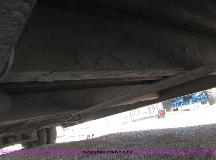 image for item E7039 2006 Ledwell LW48HT2 hydraulic tail trailer