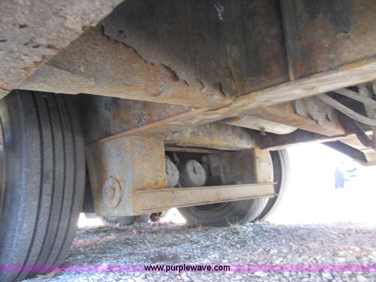 image for item E7039 2006 Ledwell LW48HT2 hydraulic tail trailer