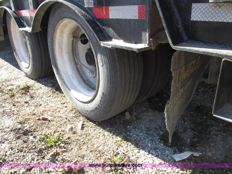 image for item E7039 2006 Ledwell LW48HT2 hydraulic tail trailer