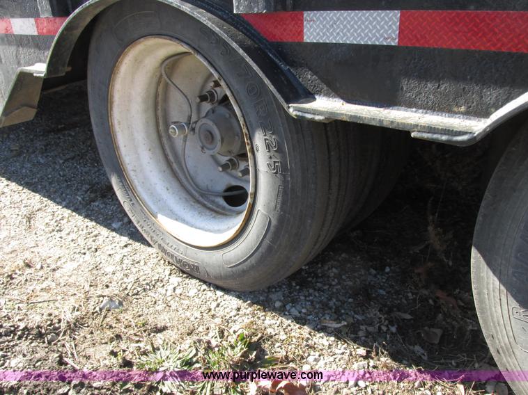 image for item E7039 2006 Ledwell LW48HT2 hydraulic tail trailer