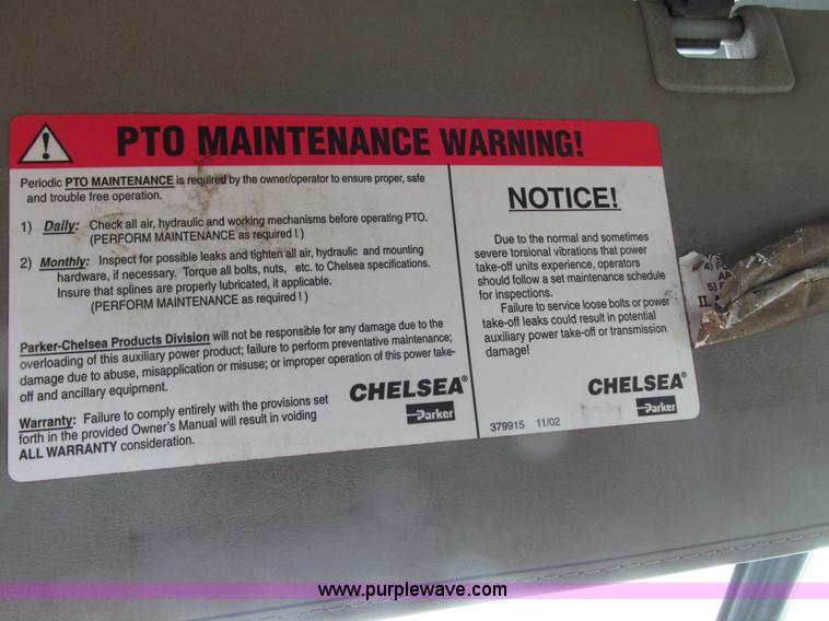 image for item E7040 2005 Freightliner Columbia semi truck