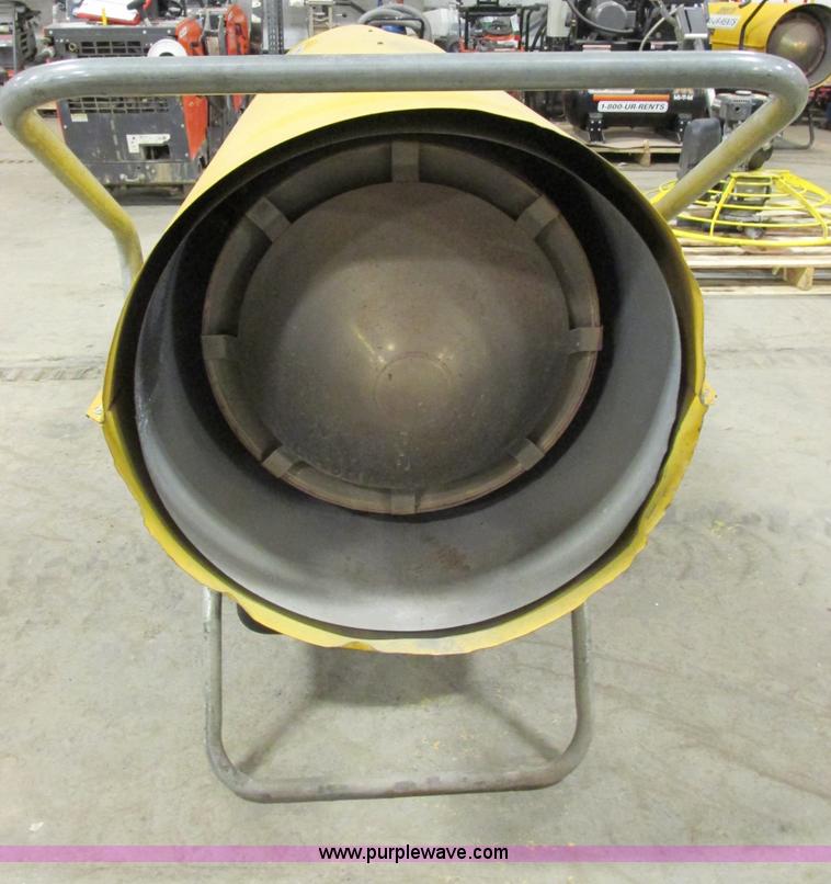 image for item E7063 Desa B600D kerosene heater