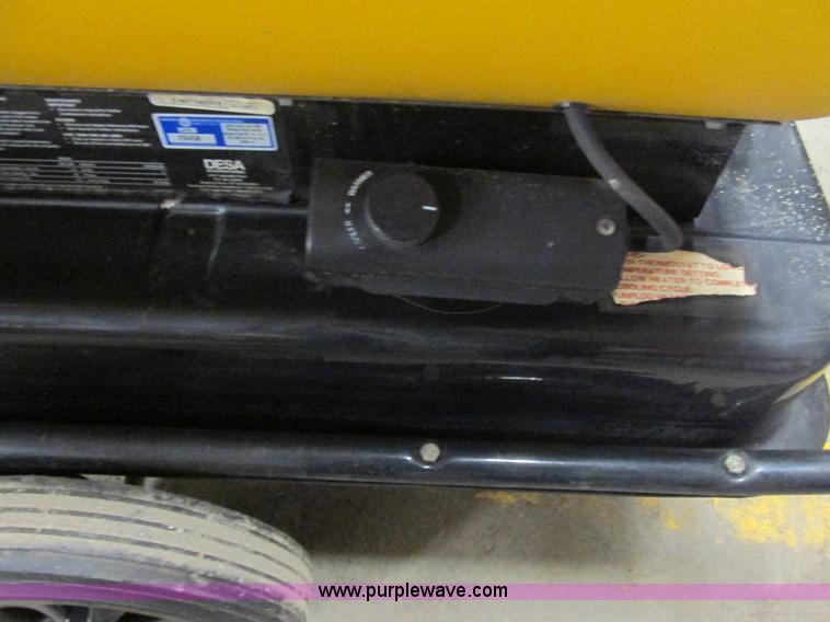 image for item E7064 Desa B600D kerosene heater