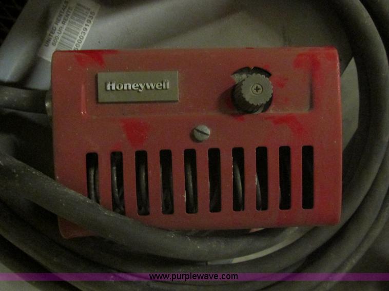 image for item E7065 Frost Fighter IDF500 ductable portable kerosene heater