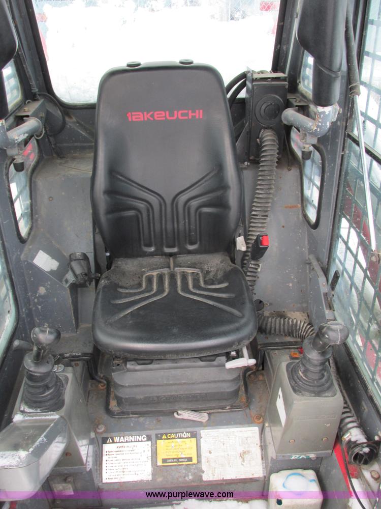 image for item E7067 2004 Takeuchi TL140 skid steer