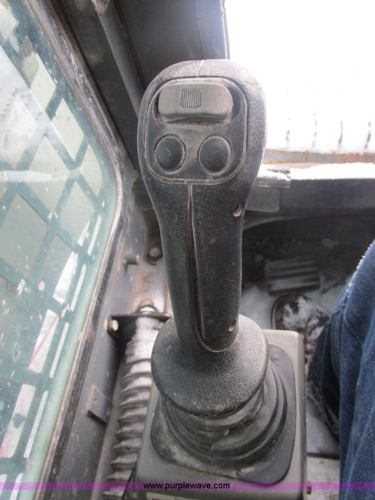 image for item E7067 2004 Takeuchi TL140 skid steer