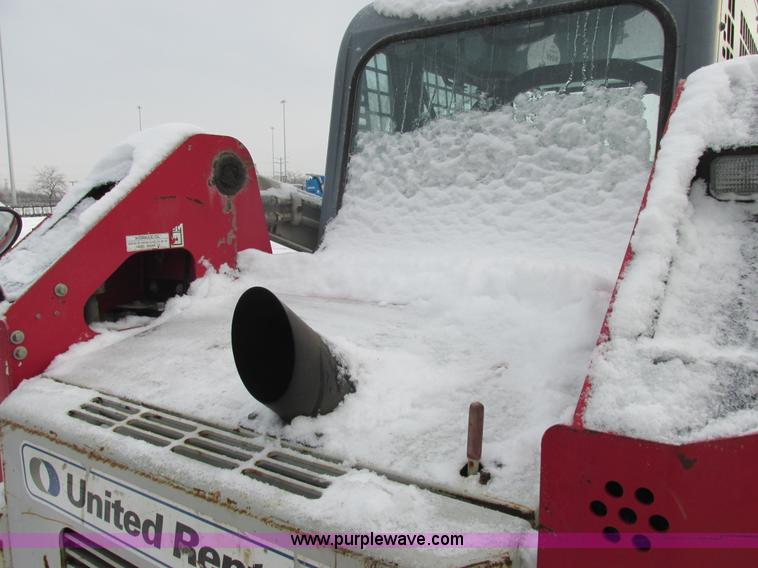 image for item E7067 2004 Takeuchi TL140 skid steer